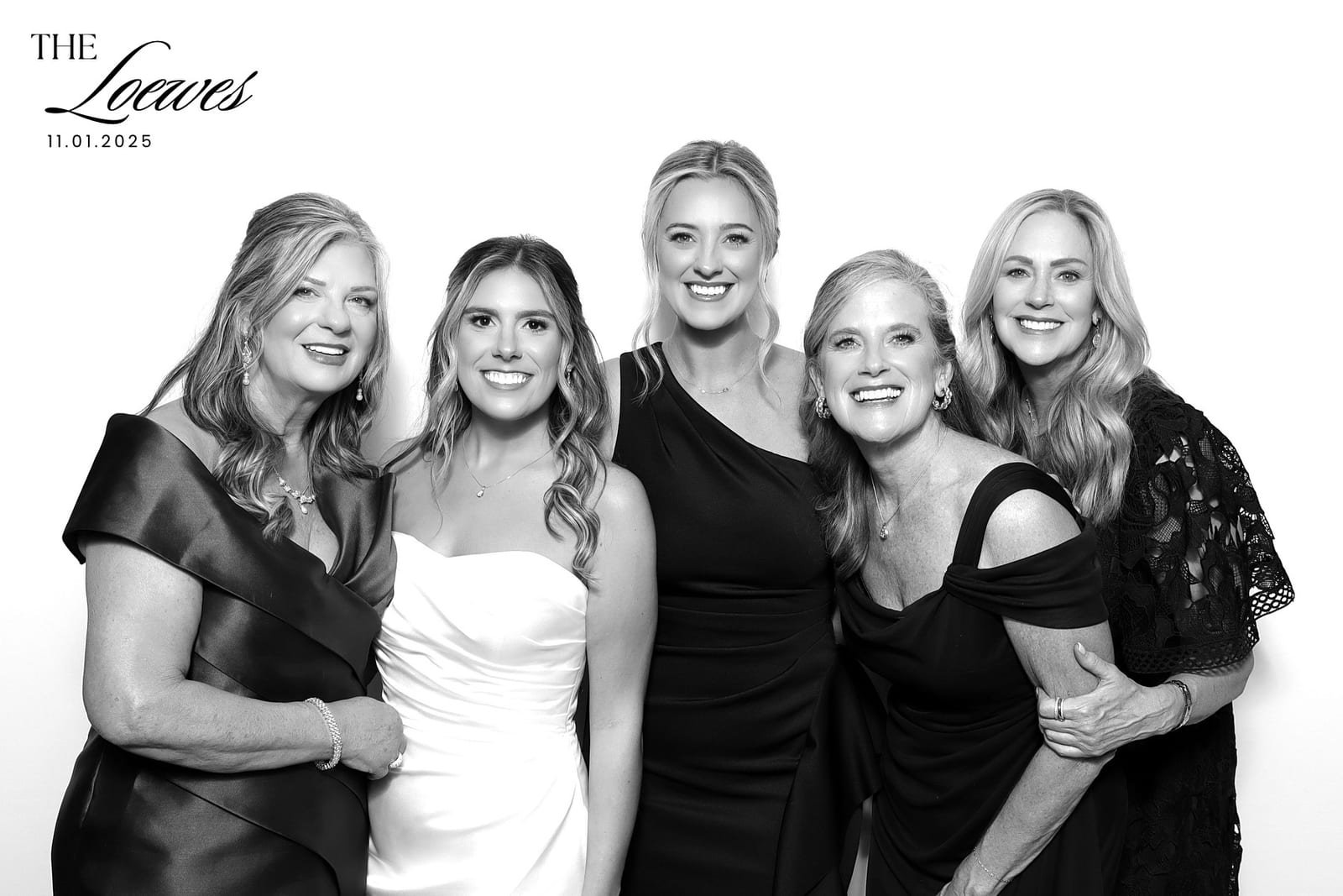Glam Photo Booth features — DIVVIA Photo Booths